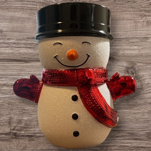 BATH & BODY WORKS CERAMIC SNOWMAN PEDESTAL 3-WICK CANDLE HOLDER RETIRED, NWT - Picture 1 of 4
